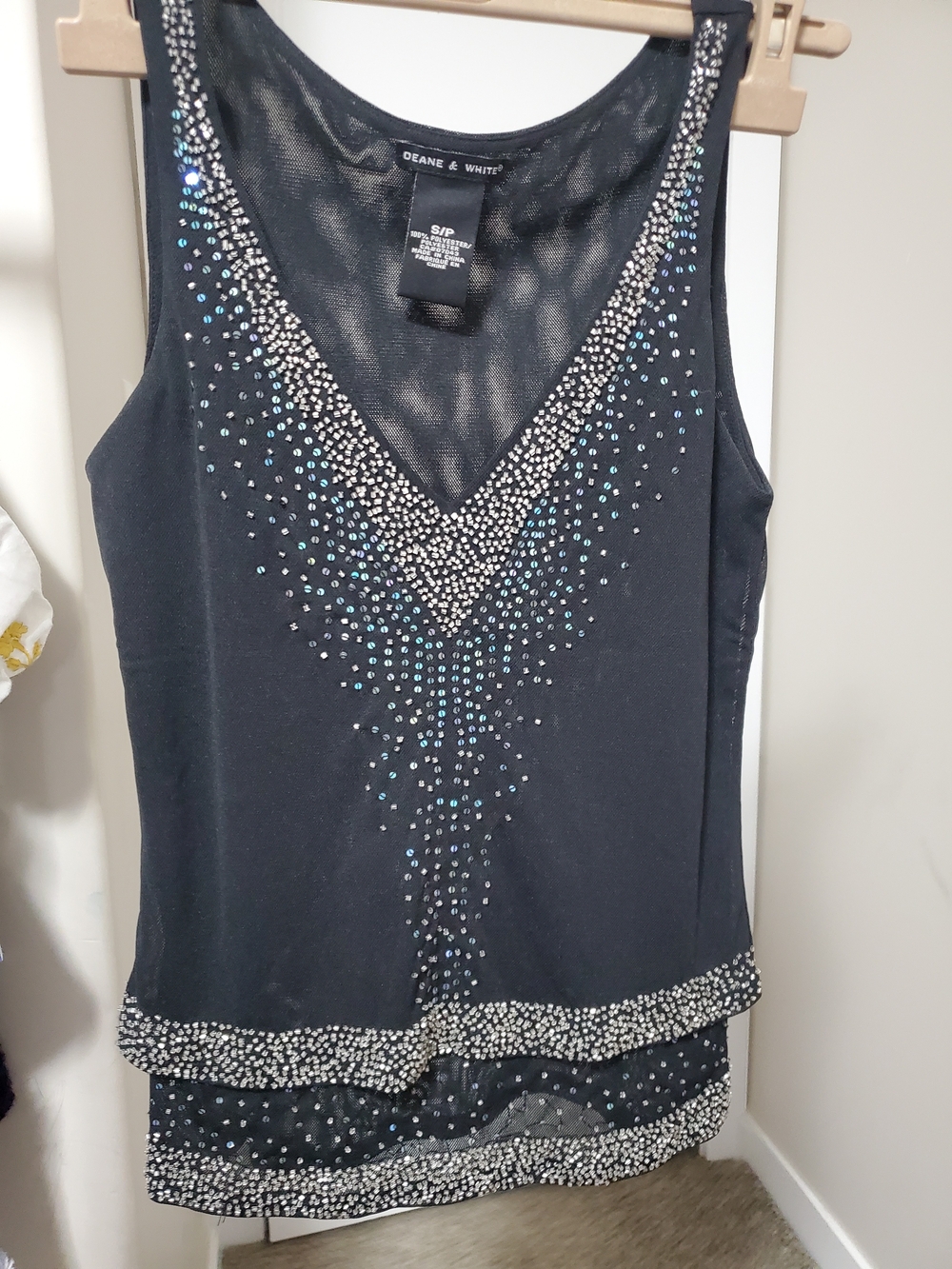 Deane & White Black Embellished V-Neck Tank Small